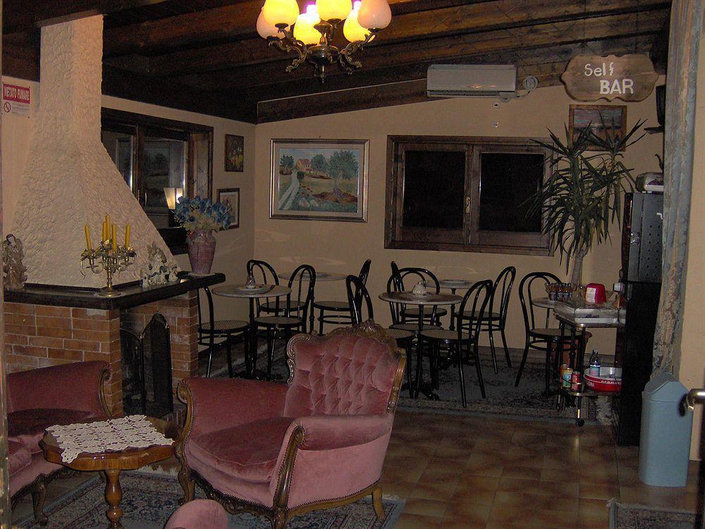 Bed & Breakfast Santa Fara Бари Экстерьер фото
