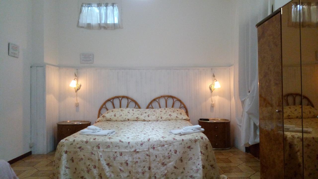 Bed & Breakfast Santa Fara Бари Экстерьер фото