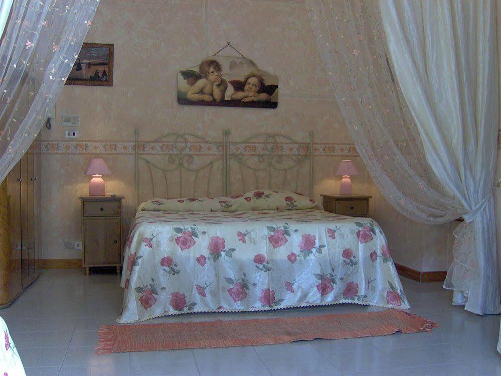 Bed & Breakfast Santa Fara Бари Экстерьер фото