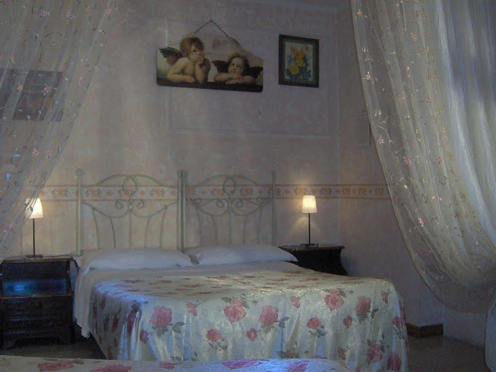 Bed & Breakfast Santa Fara Бари Экстерьер фото